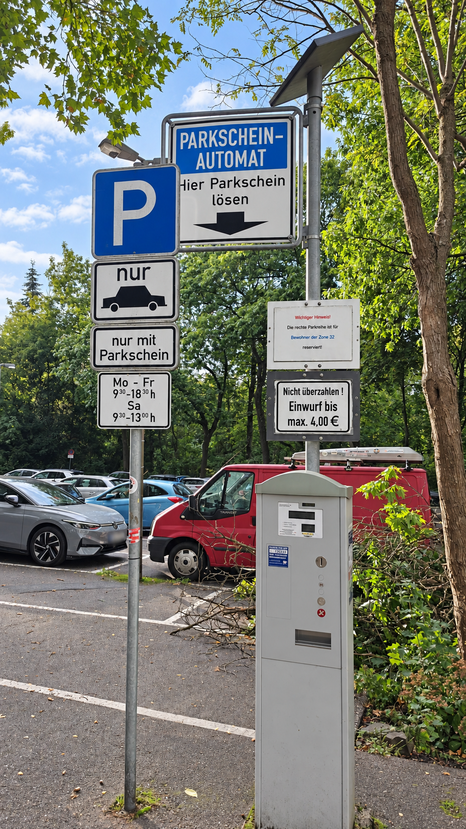 Parkscheinautomat am Parkplatz Kampenstraße mit gebührenpflichtigen Zeiten und Hinweis auf Bewohnerparkplätze