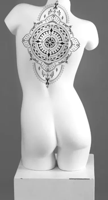 Mandala auf dem Rücken